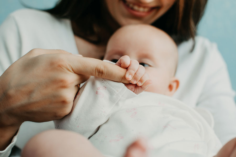 Femme avec un bébé